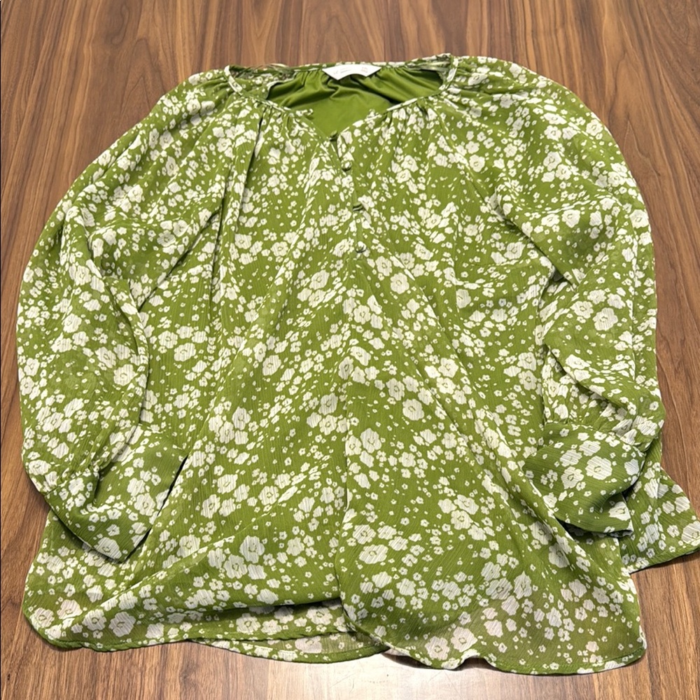 LC Lauren Conrad Green Floral Long Sleeve Blouse